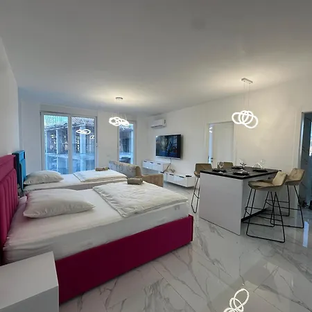 Apartment Royal - *